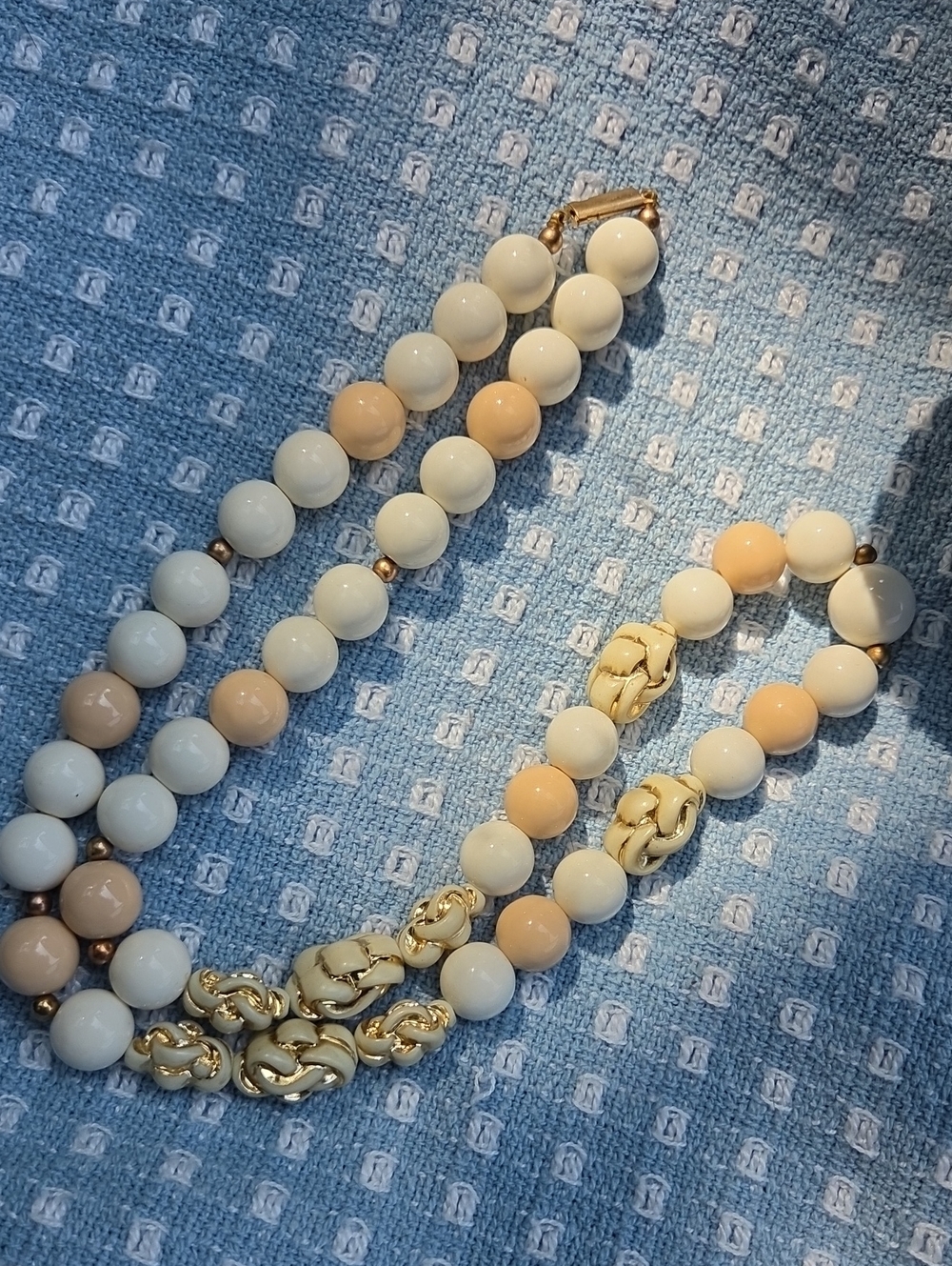 Vintage Creamy White & Peach Lucite Beaded Necklace.
